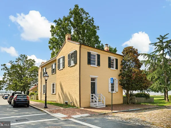 1 The Strand, New Castle, DE 19720