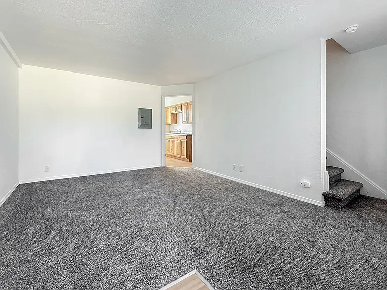 Sun Basin Apartments — Photo 9