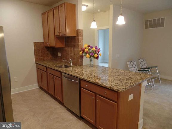 4th image of 9523 Bastille St Unit 107