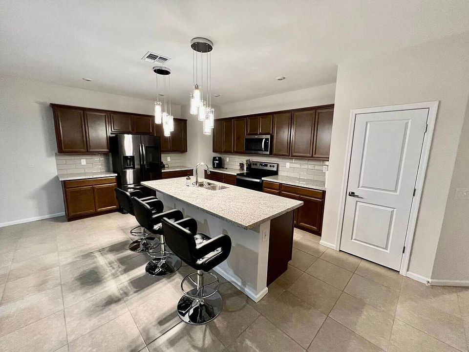 1st image of 17867 W Via De Luna Dr