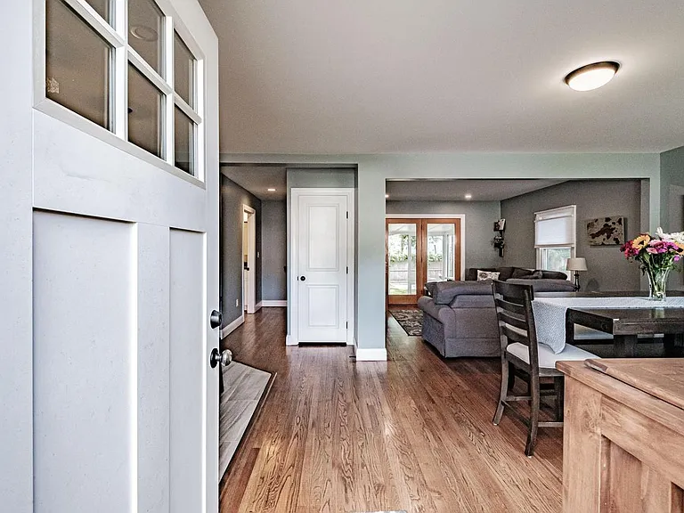 169 Holm Ave — Photo 2