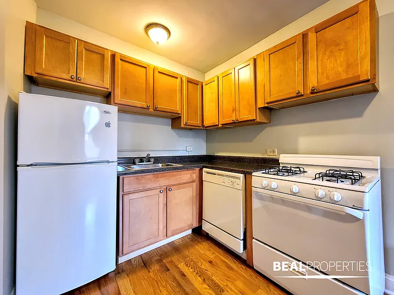 1347 North Dearborn Street — Photo 17