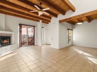 4377 Vuelta Dorada, Santa Fe, NM 87507