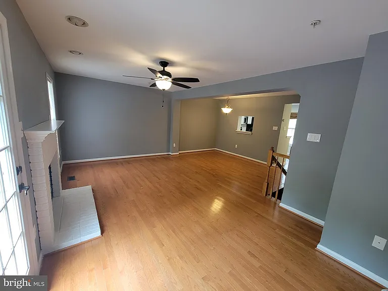 8702 Castlerock Ct — Photo 16