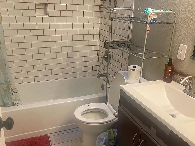 1130 Dexter St — Photo 9