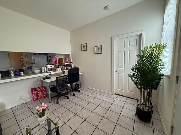 4th image of 2663 Orchard Ave #4