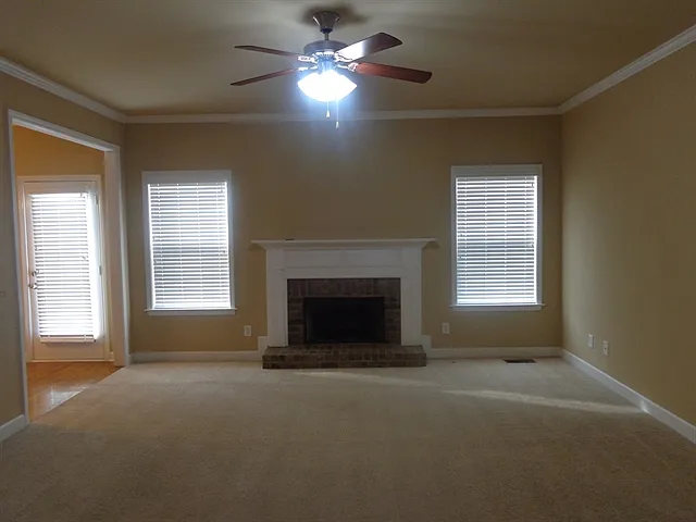 1167 Cynthia Ln — Photo 2