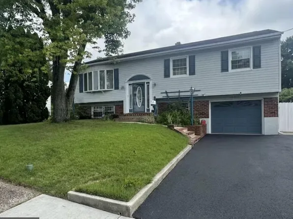 445 Patton Dr, Warminster, PA 18974