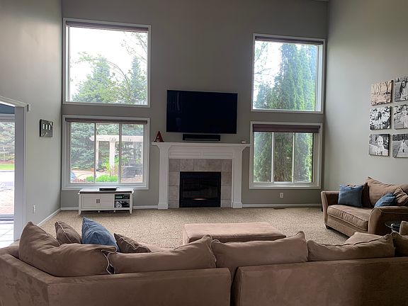 3rd image of 35005 Newport Ct