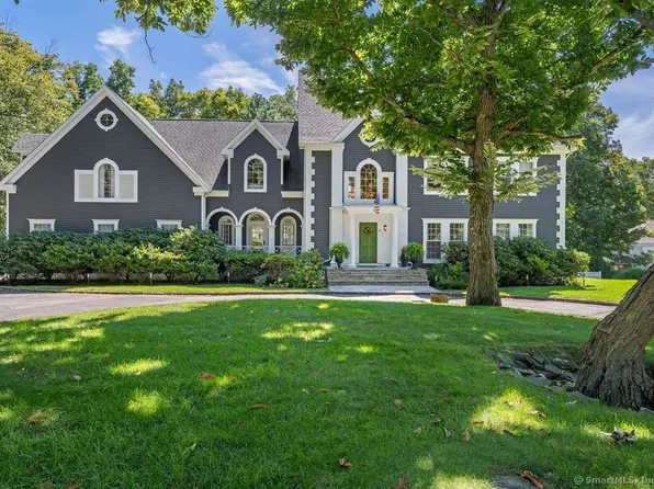 12 Georgian Court, Stamford, CT 06903