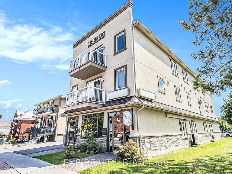 2149 Laurier St #201 — Photo 2