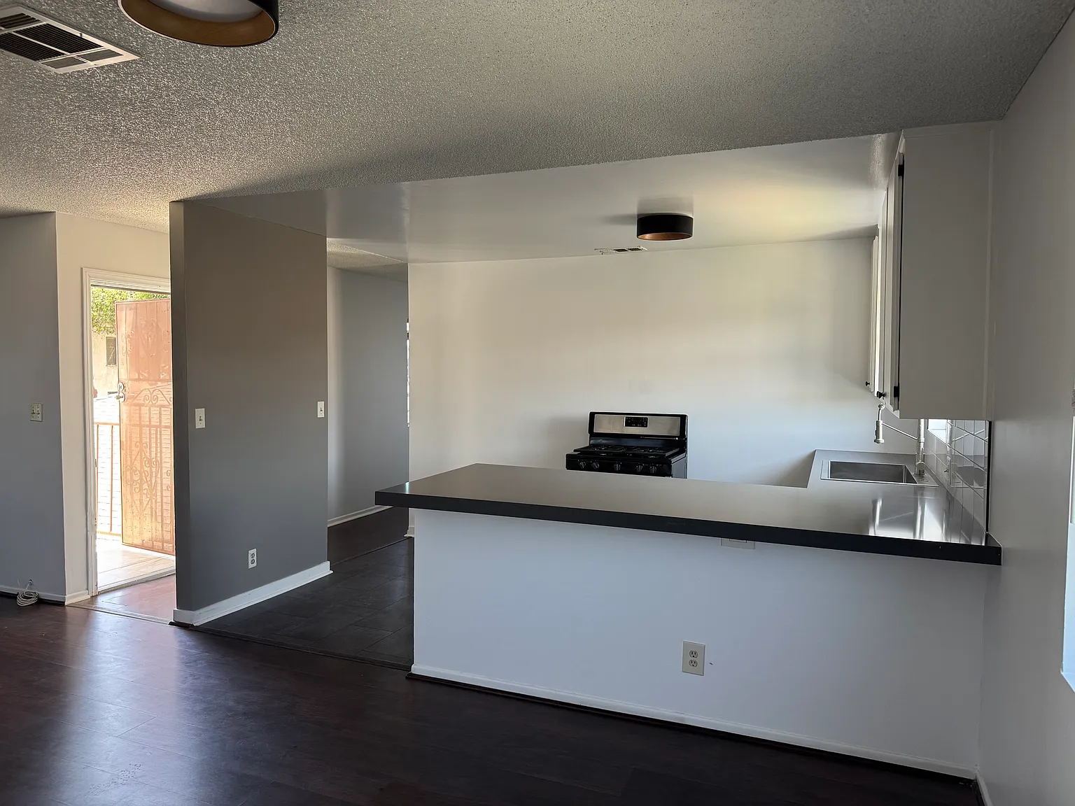2 bed, 1200 sqft, $2,800 — Photo 4