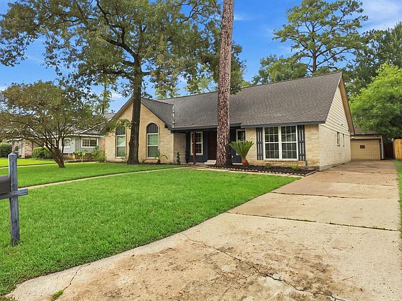 3rd image of 25514 Fairbrook Ln