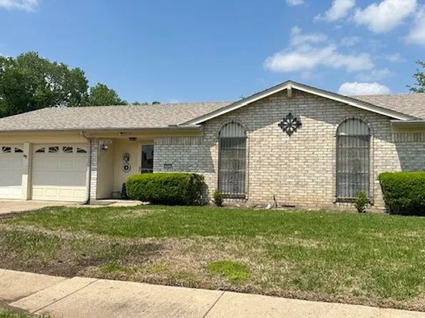7921 Shannon Ln, North Richland Hills, TX 76180