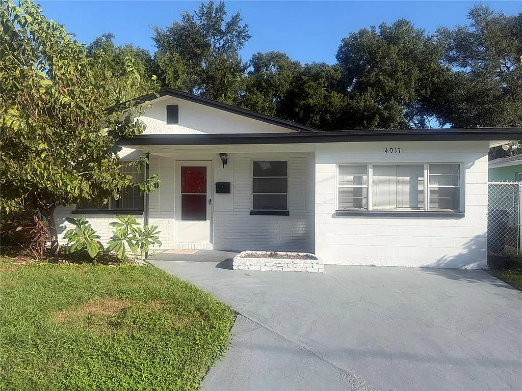 3 bed, 1.5 bath, 1162 sqft, $3,200 — Photo 2