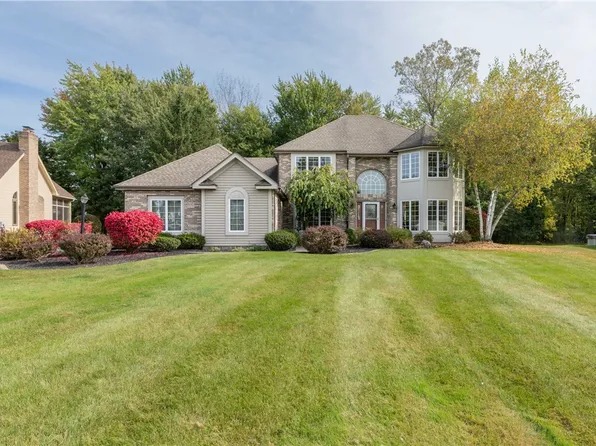 6 Oaktwist Cir, Rochester, NY 14624