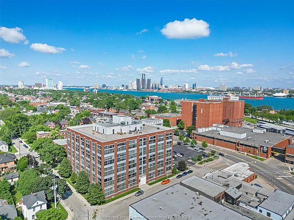 2nd image of 2175 Wyandotte St E #301