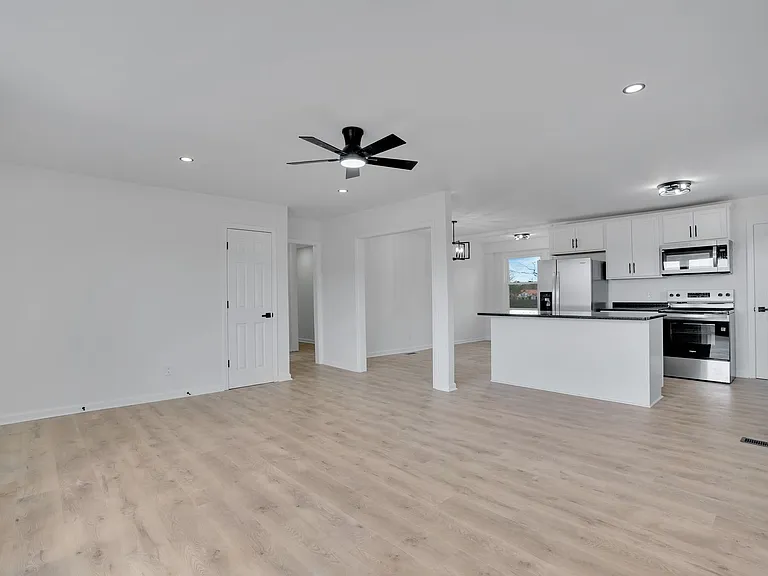 1857 Memorial Dr — Photo 6