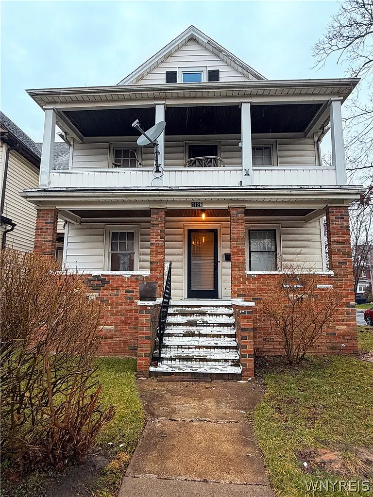 1126 Ferry Ave photo 1