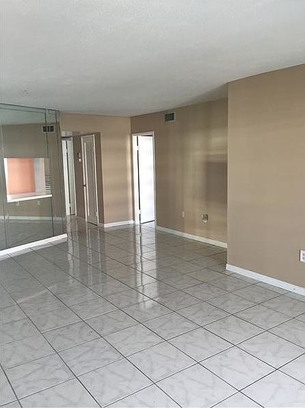 1st image of 1770 NE 191st St APT 515