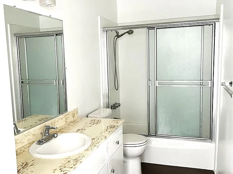 1443 W 9th St — Photo 20