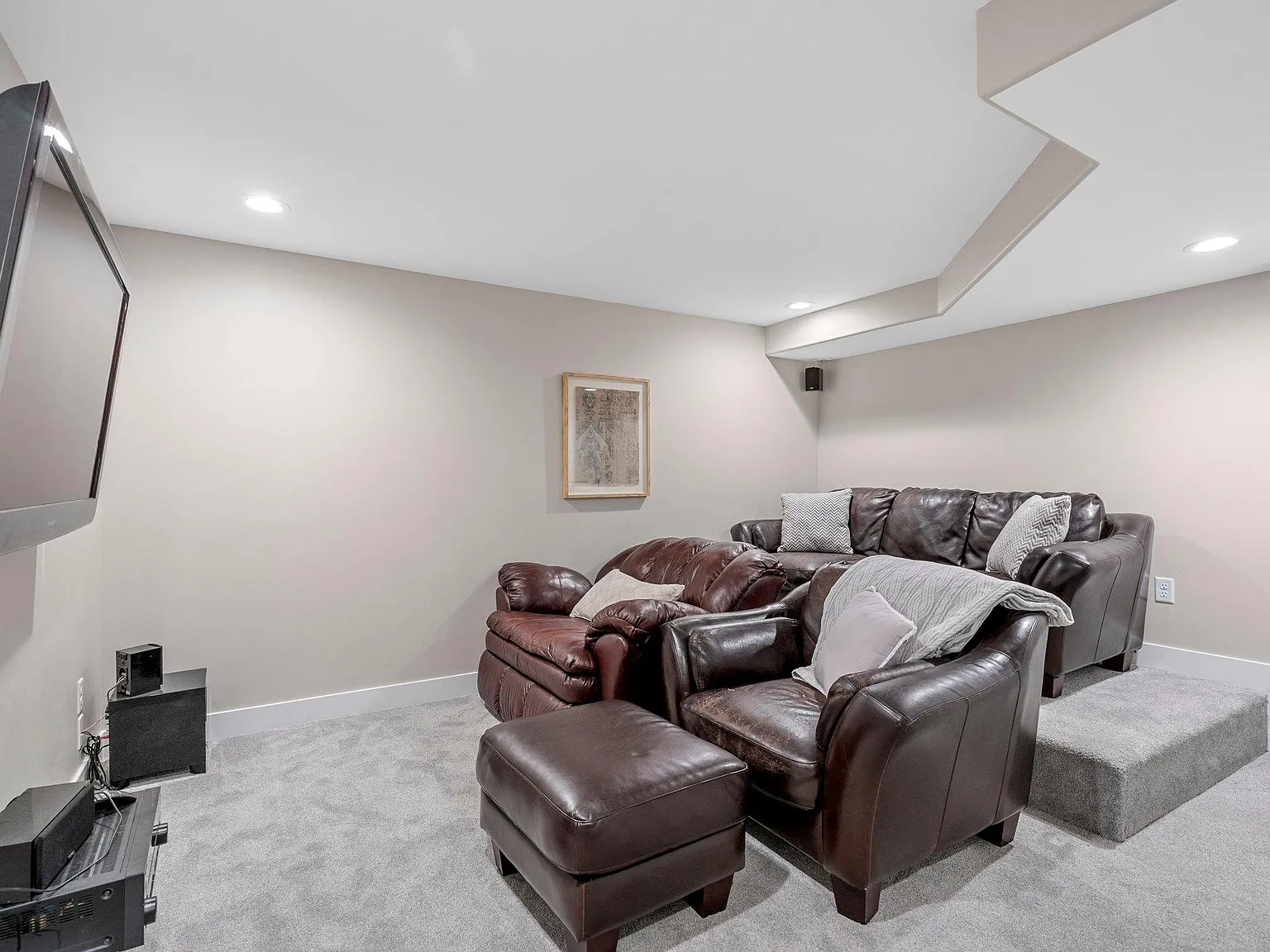 4 bed, 3.5 bath, 2121 sqft, $2,500 — Photo 4