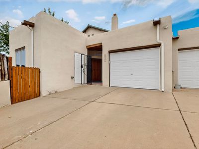 3129 La Paz Ln, Santa Fe, NM, 87507