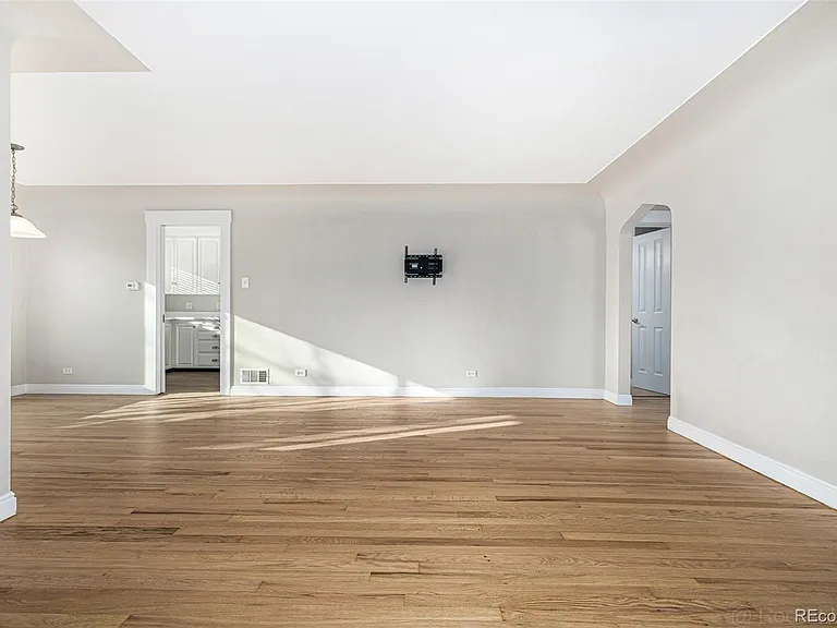 1150 S Jackson St — Photo 5