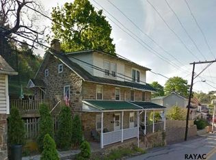 27 Church St, Glen Rock, PA 17327
