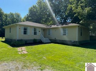 7354 Old Madisonville Rd, Hopkinsville, KY 42240