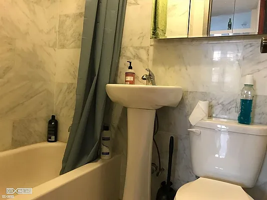 Rented by Citi Habitats | media 11