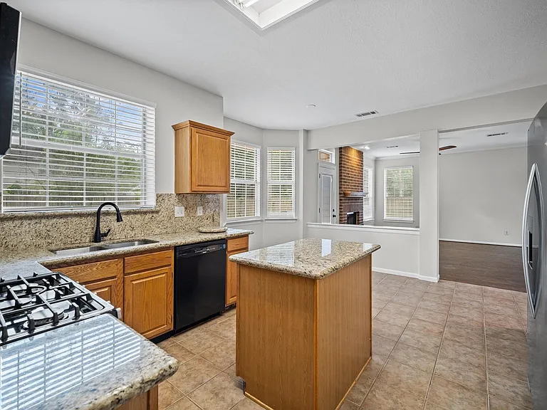 7 Grey Birch Pl — Photo 11