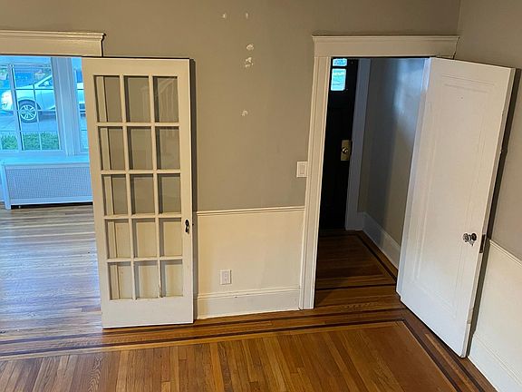 5th image of 60 Sylvia Ave #2