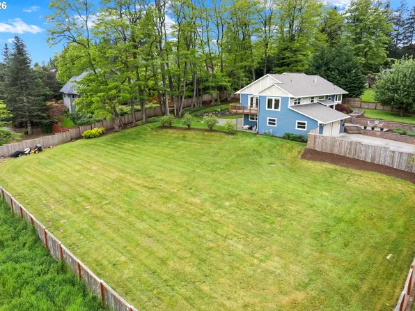 12395 SW Clara Ln, Lake Oswego, OR 97035