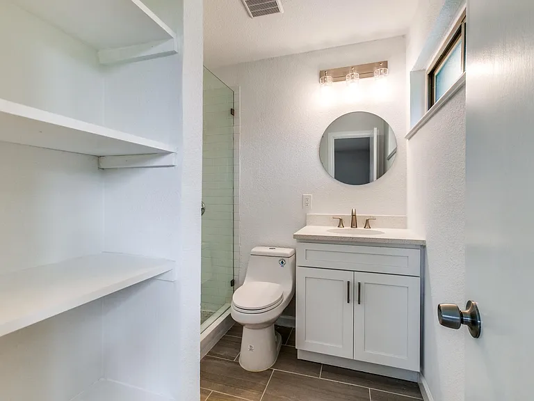 3517 Woodleigh Dr — Photo 17