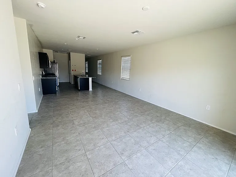 35433 W San Alvarez Ave — Photo 11