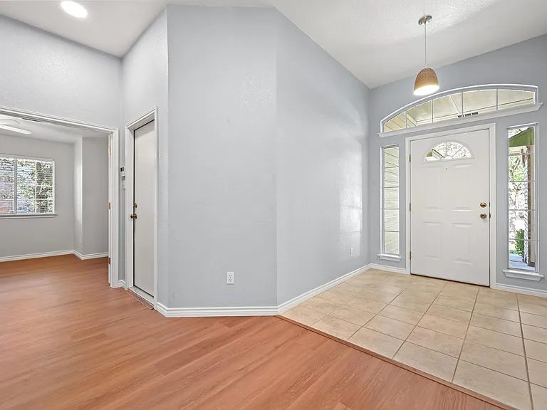 10317 Huxley St — Photo 4