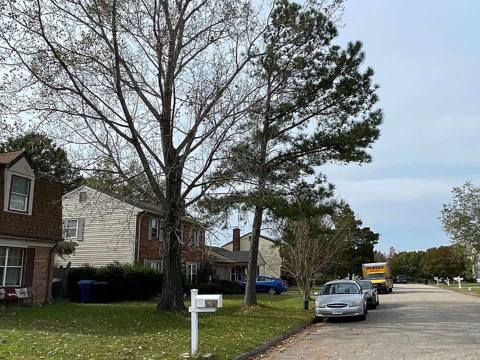 2nd image of 913 Wildflower Ct