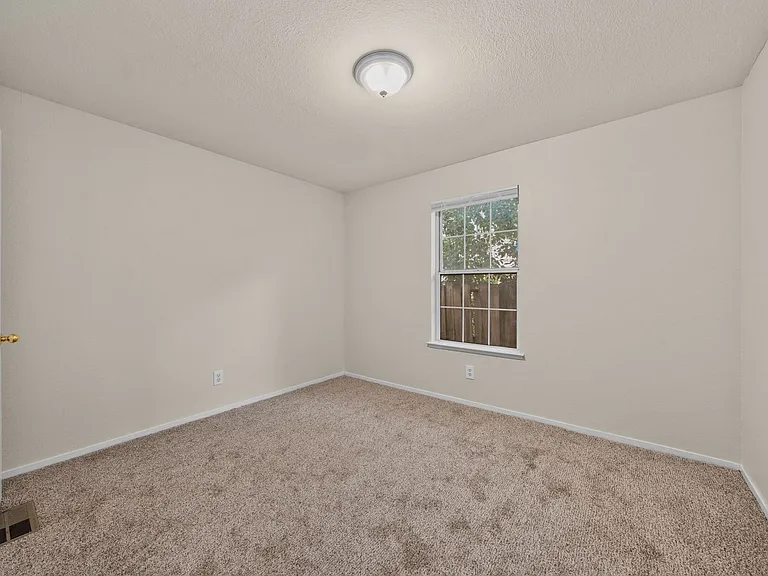 321 T St — Photo 25