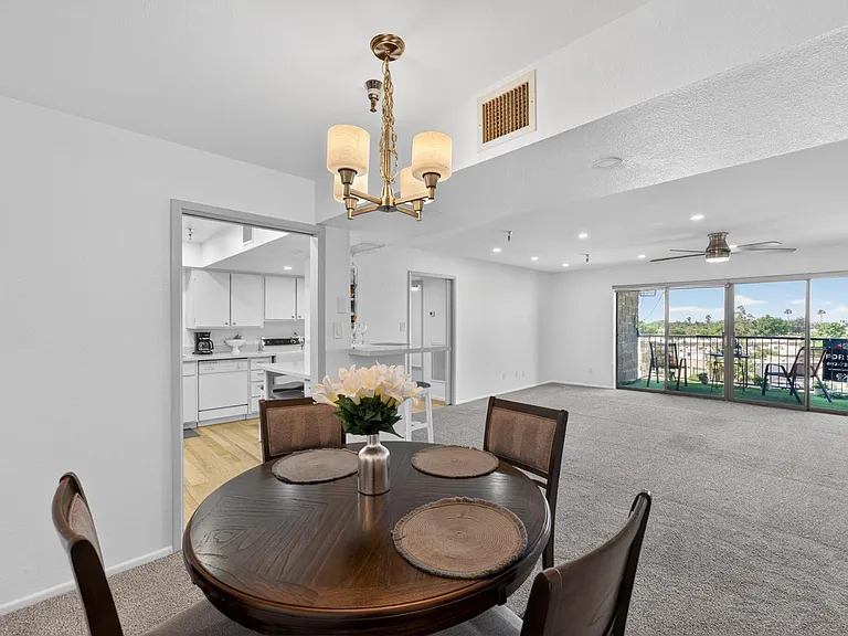 425 S Parkcrest #334 — Photo 8