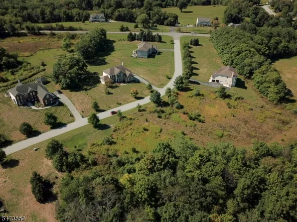 10 Flagstone Hill Rd, Wantage Twp., NJ 07461