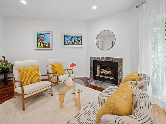 4th image of 412 Parker St APT O