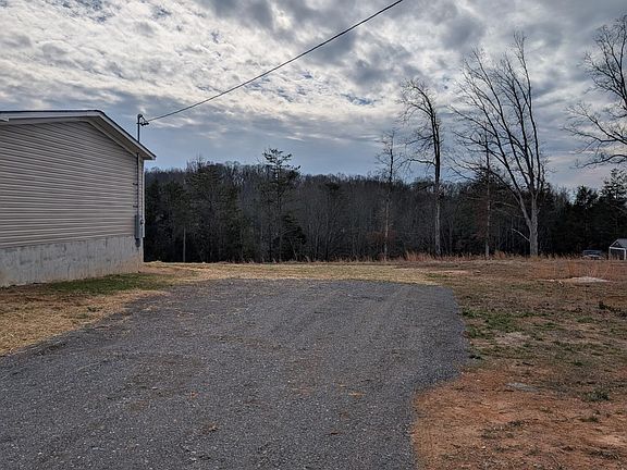 3rd image of 269 Laura Boling Loop Rd