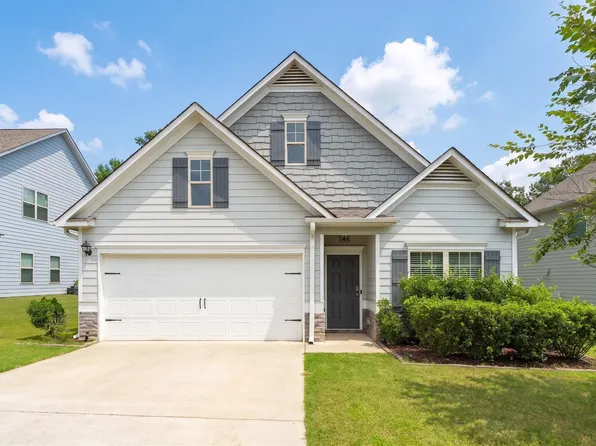 375 Lakeridge Dr, Trussville, AL 35173