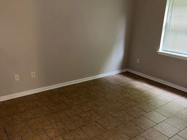 515 Mystic Dr — Photo 5