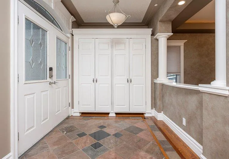 61 Simcrest Grv SW — Photo 3