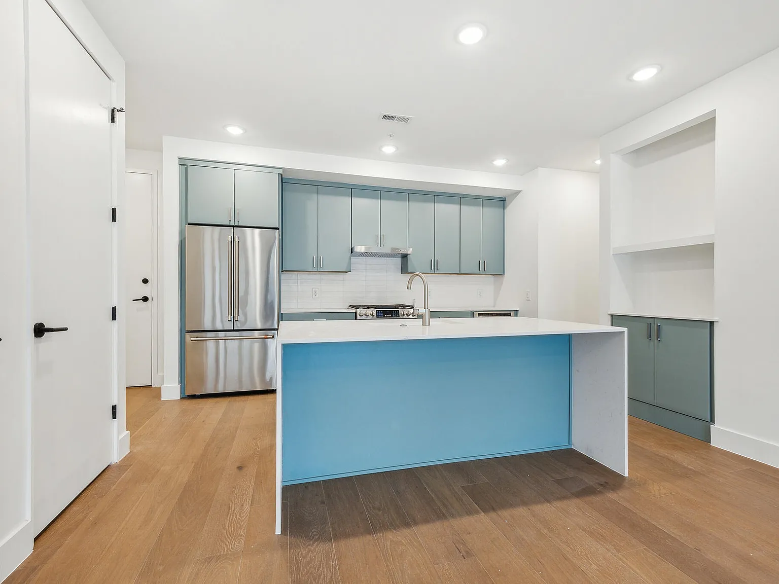 2 bed, 1288 sqft, $3,100 — Photo 3