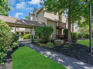 160 Woodlake Dr, Marlton, NJ 08053