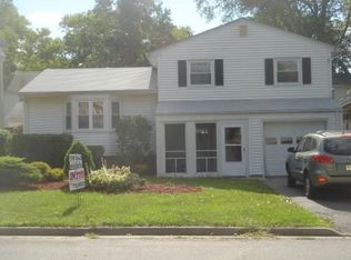 28 Sheppard Pl, Edison, NJ 08817