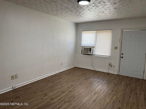 4th image of 7428/7430 GRANT Avenue
